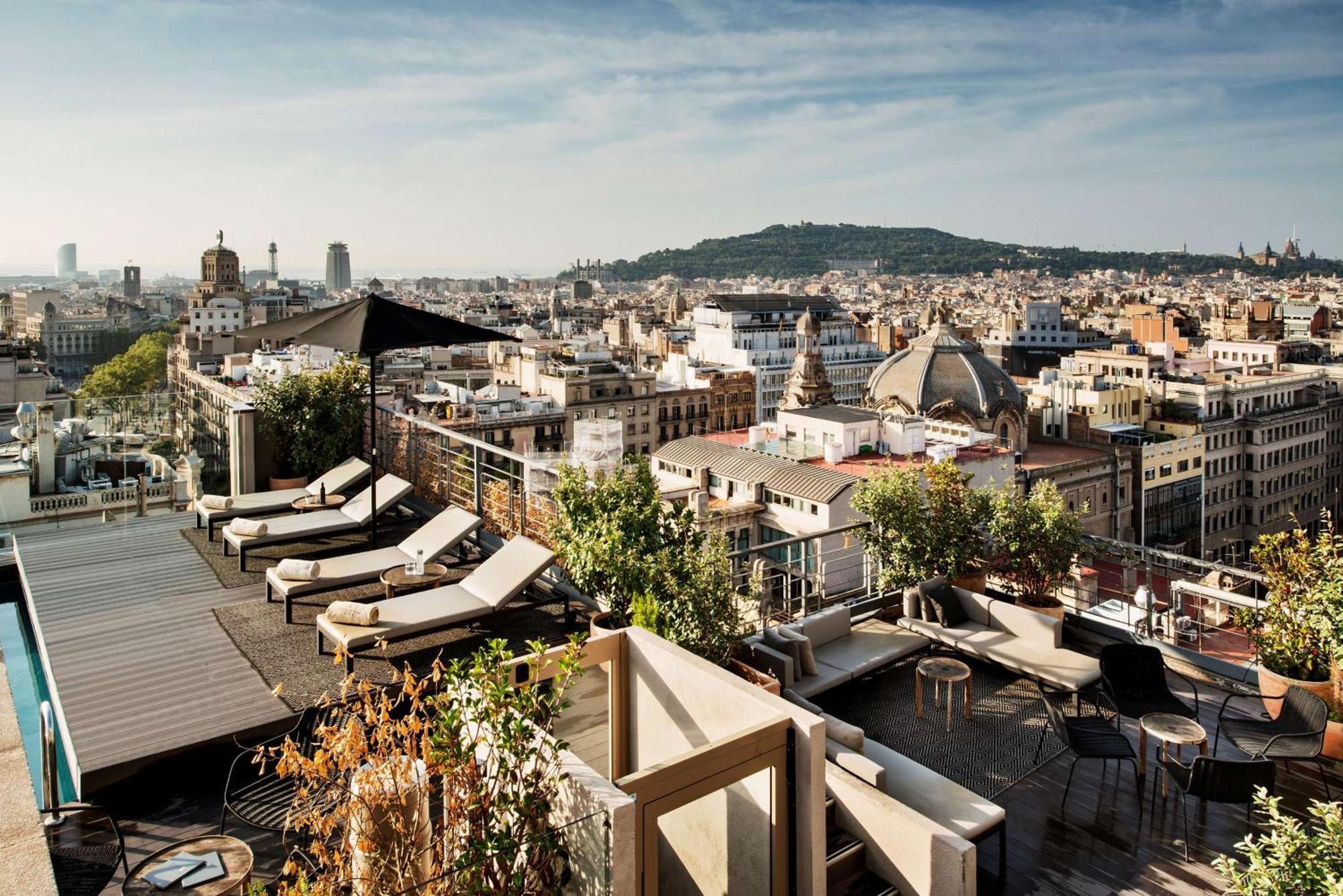 Nh Collection Barcelona Gran Hotel Calderon Ngoại thất bức ảnh The hotel's rooftop terrace